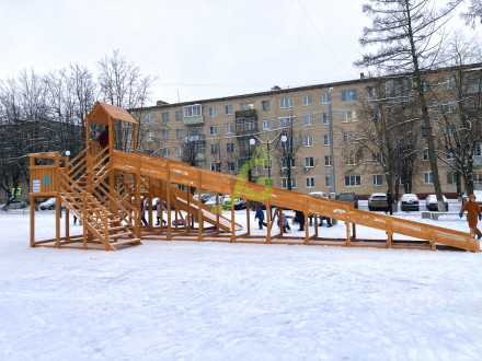 Горка для тюбингов Snow Fox IgraGrad, 12 и 4 метра с двумя скатами и двумя лестницами 